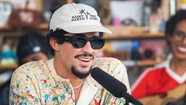 Bad Bunny hace historia en RD: agota dos funciones en el Estadio Olímpico en menos de seis horas y el público clama por más