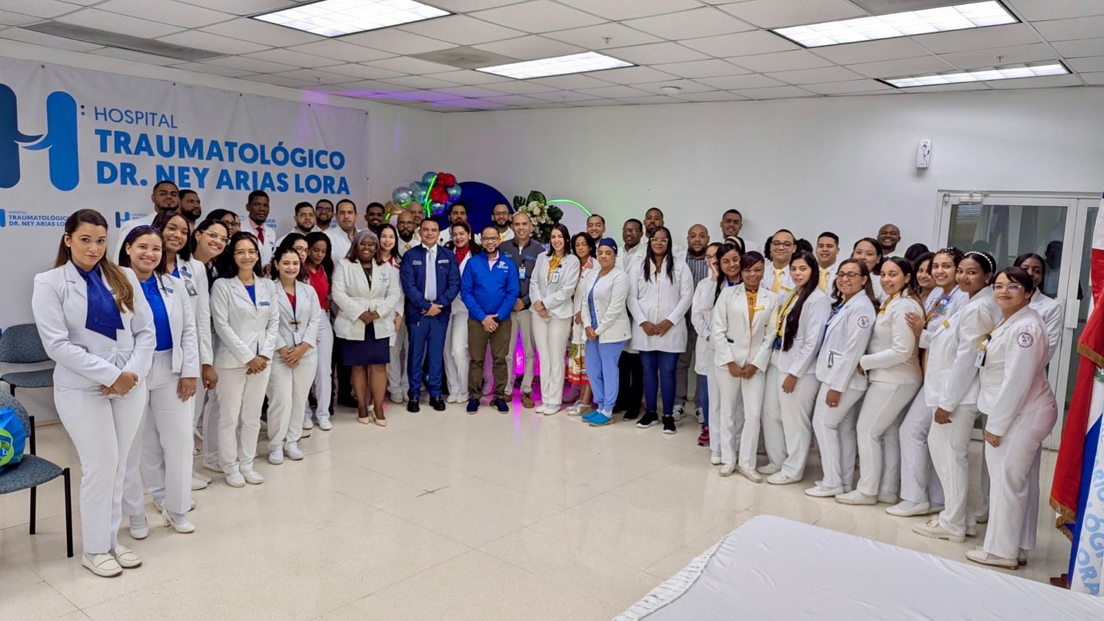 Hospital Ney Arias Lora celebra Segunda Graduación de Médicos Subespecialistas y promueve nuevas residencias médicas