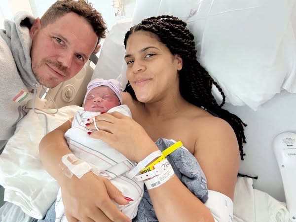 Francisca da la bienvenida a su hija Raffaella Eleanor