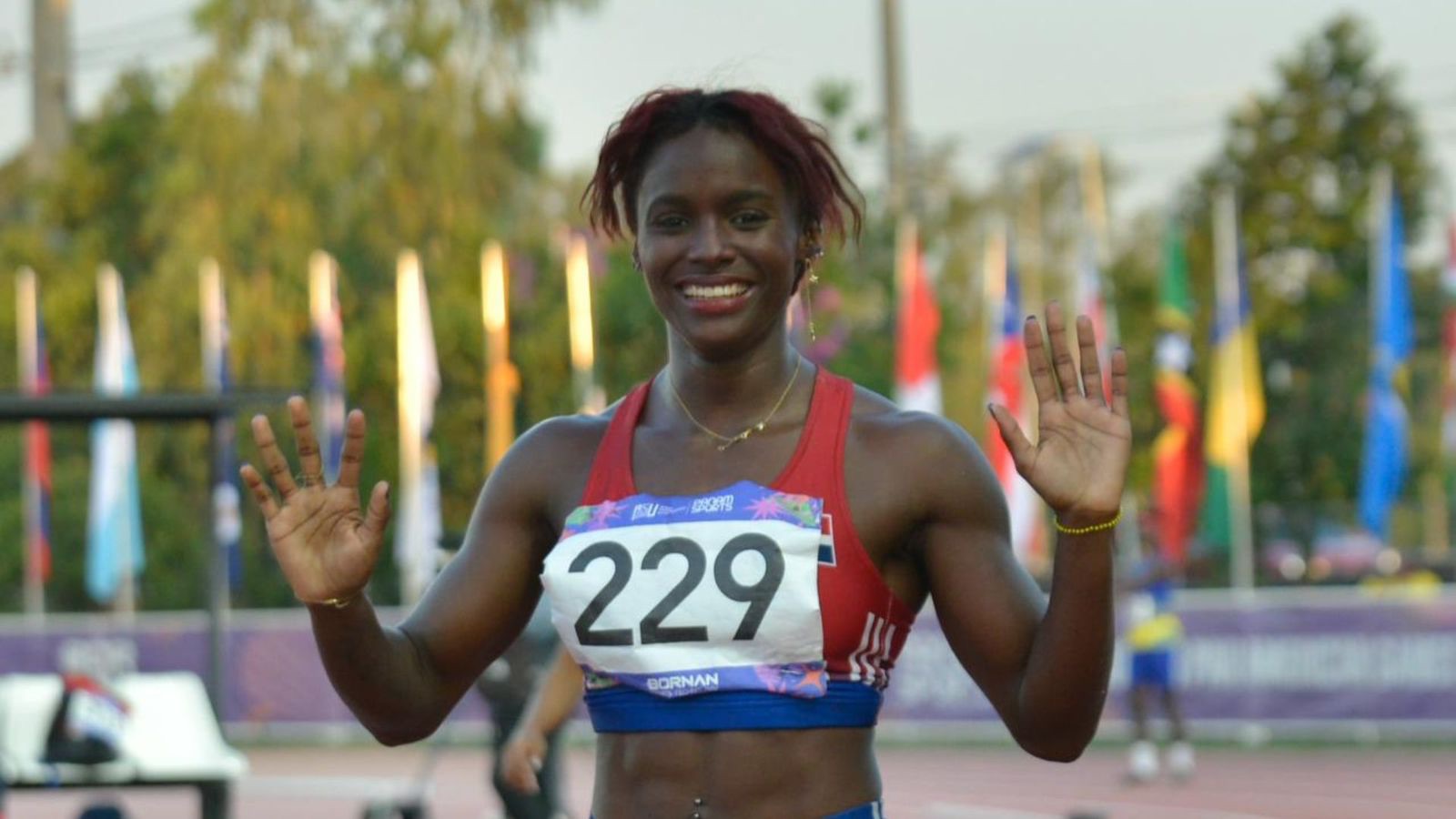 Liranyi Alonzo corre hacia la historia y pinta de oro a Dominicana