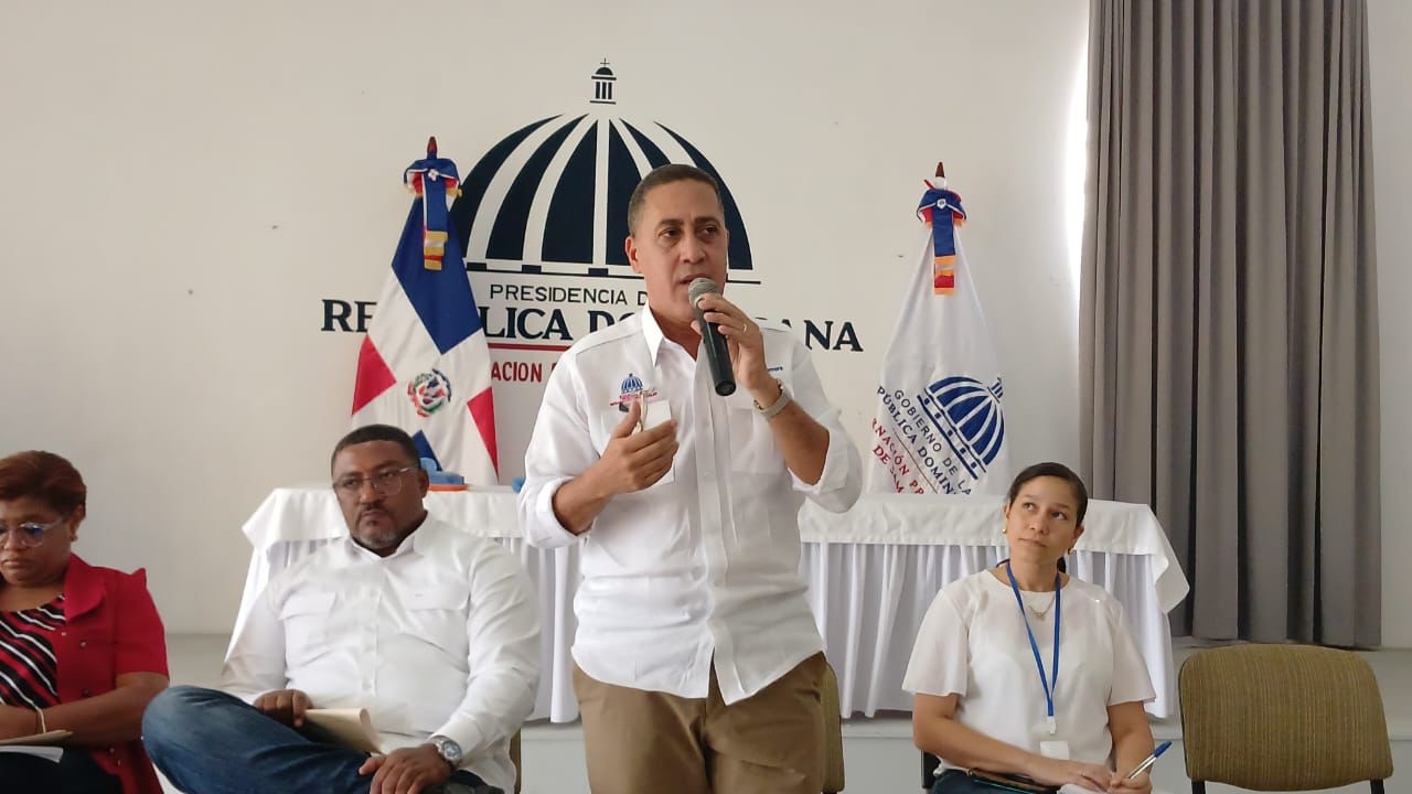 Infraestructura Escolar acelera terminación y mantenimiento de escuelas en Samaná en el marco del Plan “Aulas 24/7”