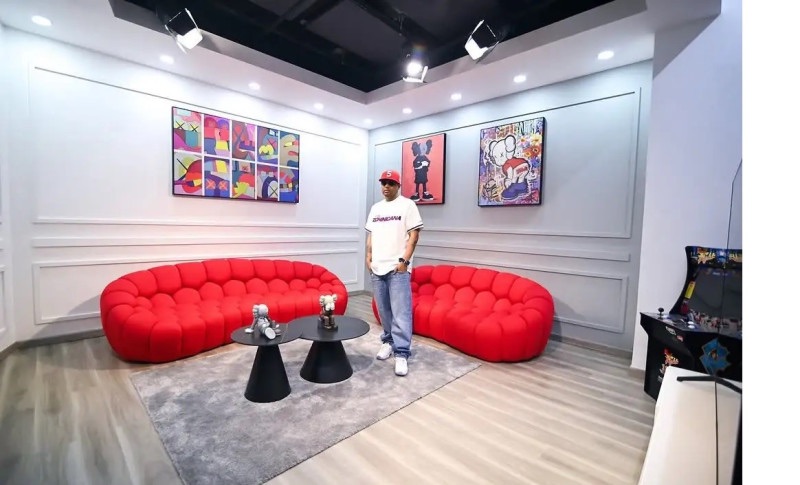 Arranca “La Casa de Alofoke”: 10 influencers compiten por un millón de pesos y un Mercedes Benz