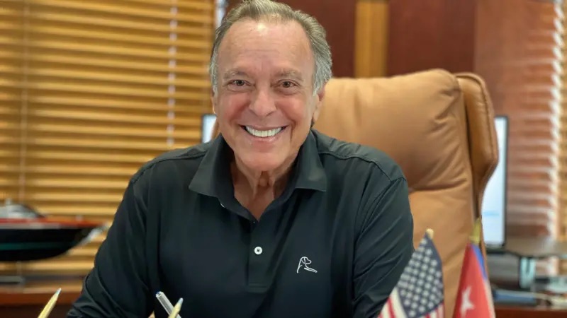 Magnate cubano lanza campaña contra Trump y congresistas de Florida