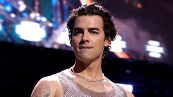 Joe Jonas genera revuelo en redes por gesto en pleno concierto