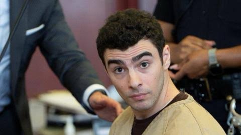 Juez de Nueva York retira cargos de terrorismo en el caso estatal contra Luigi Mangione