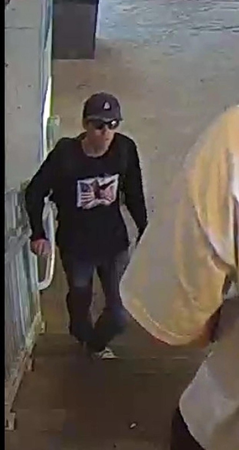 FBI difunde imágenes del sospechoso del asesinato de Charlie Kirk en Utah