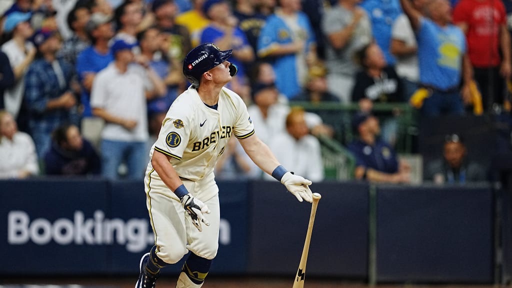 Milwaukee golpea primero y se pone a un paso de la Serie de Campeonato