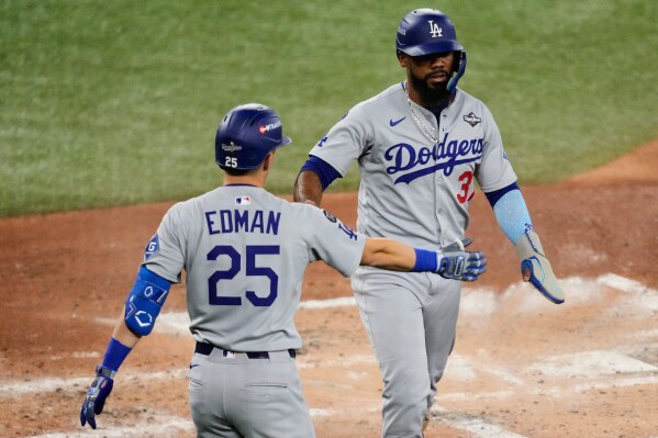Barger hace historia con grand slam y guía paliza de los Azulejos sobre los Dodgers