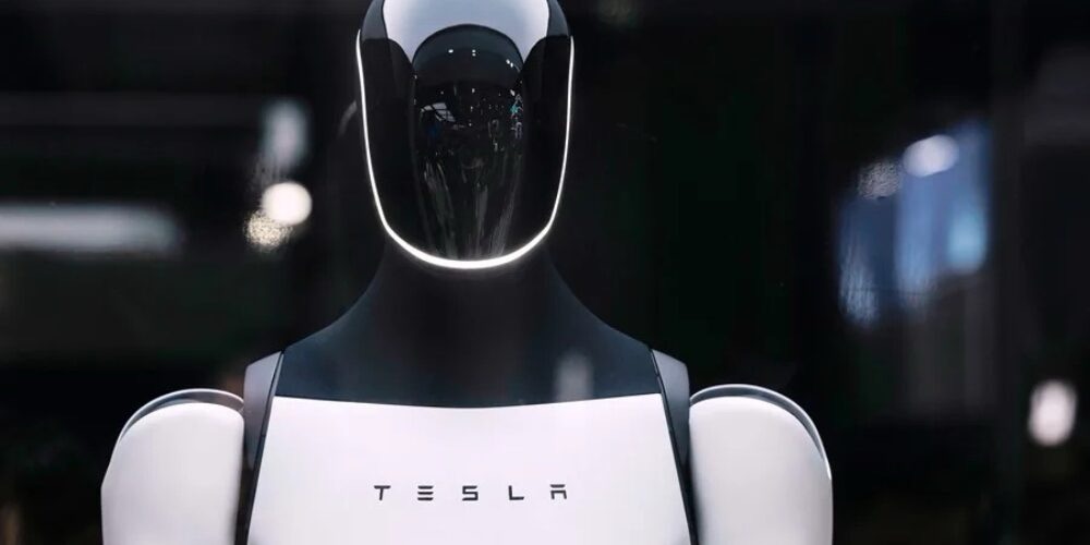 Elon Musk promete que su robot Optimus erradicará la pobreza mundial