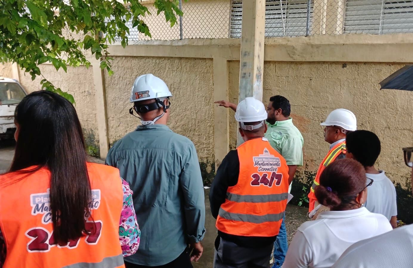 Infraestructura Escolar trabaja en la rehabilitación de escuelas afectadas por aguaceros de tormenta Melissa