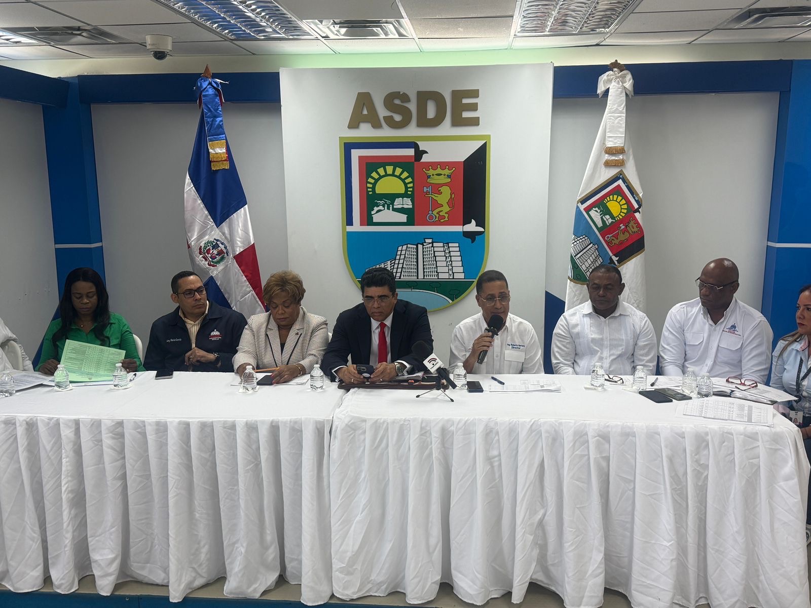 Gobierno dispone acelerar terminación y rehabilitación de 70 obras escolares en Santo Domingo Este a través del Plan “Aulas 24/7”