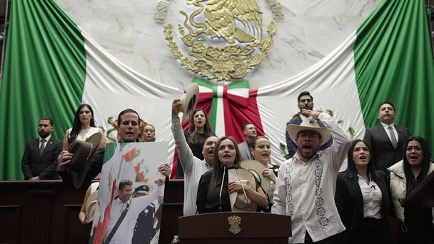 Fiscalía identifica a un joven de 17 años como presunto responsable del asesinato del alcalde de Uruapan