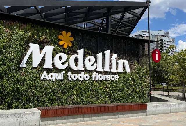 Medellín fortalece su presencia global con el lanzamiento del licenciamiento oficial de su marca ciudad