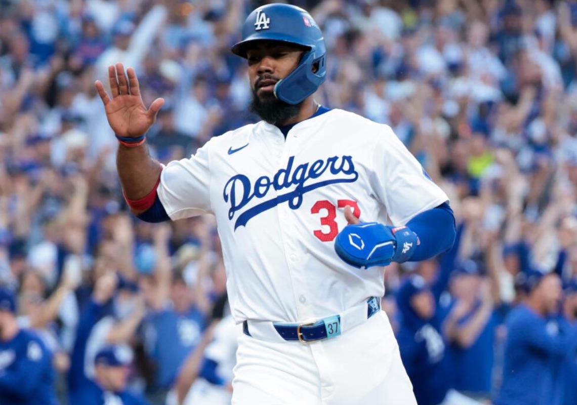 Teóscar Hernández entra en rumores de cambio, aunque un movimiento parece poco probable