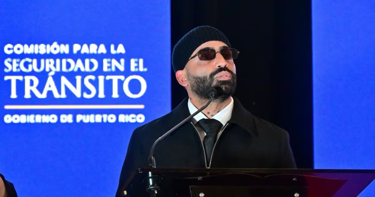 Arcángel se une a campaña en Puerto Rico para frenar accidentes por alcohol en Navidad