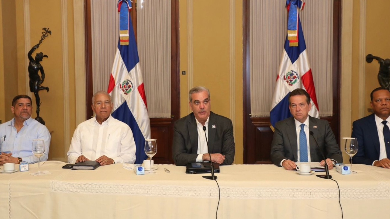 Gobierno dominicano impulsa acuerdos para estabilizar precios y fortalecer economía
