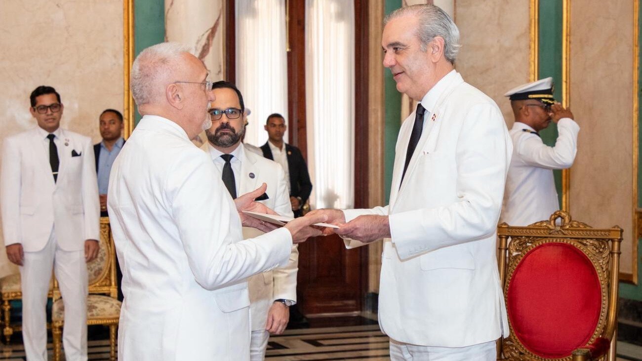 Presidente Luis Abinader recibe cartas credenciales de nuevos embajadores acreditados en el país