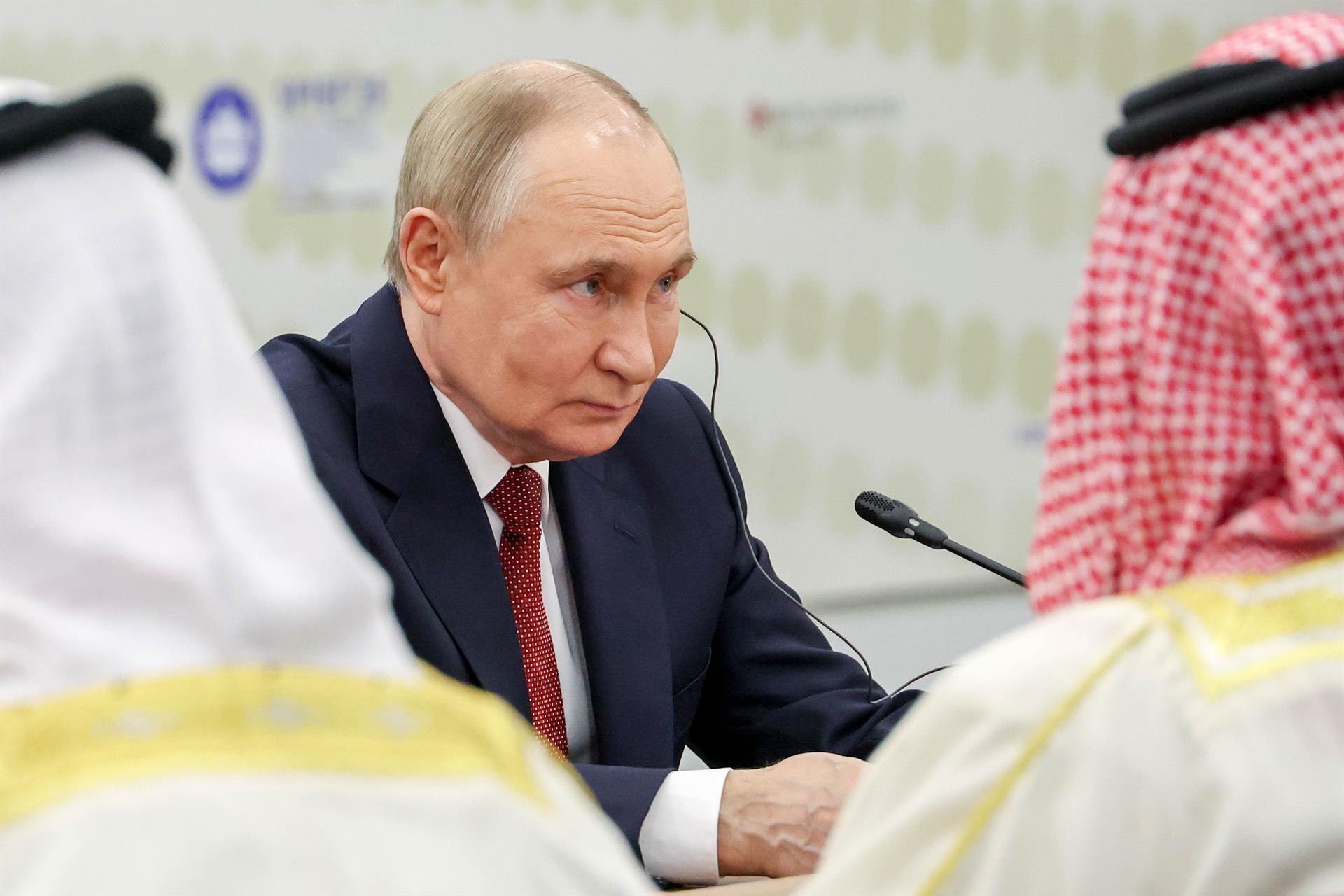 Putin y el rey de Baréin piden solución política al conflicto con Irán
