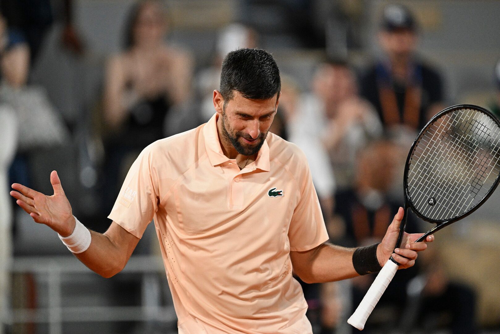 Novak Djokovic avanza con autoridad en París