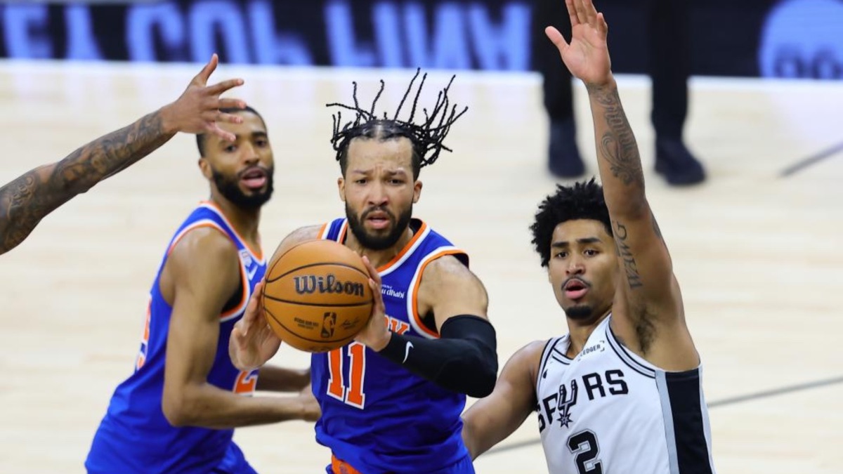 Knicks toman ventaja de 2-0 en las Finales de la NBA tras dramática victoria sobre los Spurs