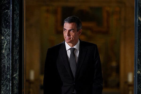 Crece la presión sobre Pedro Sánchez en España
