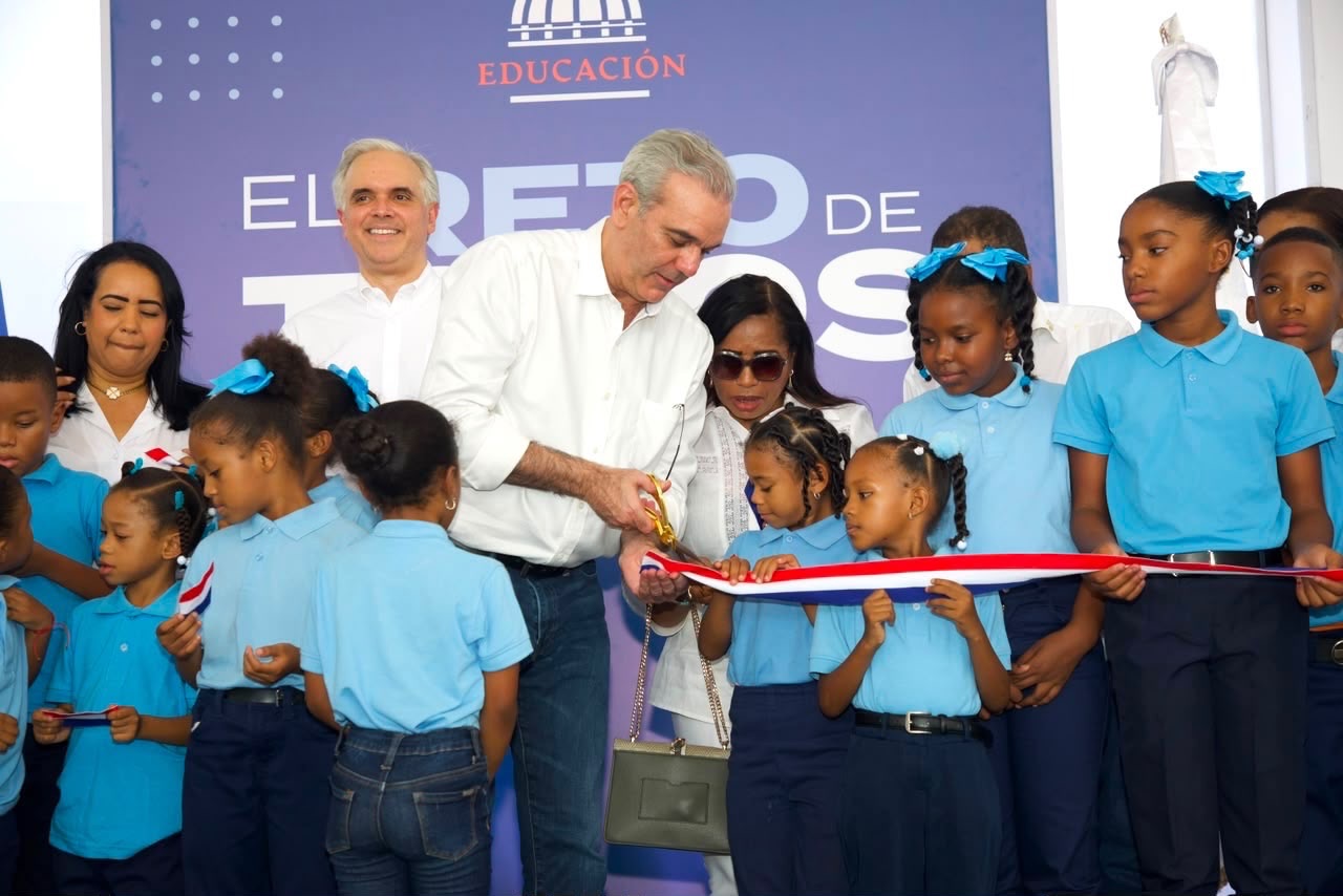 Desde Jimaní, el presidente Abinader convoca a toda la comunidad educativa a iniciar el lunes el año escolar