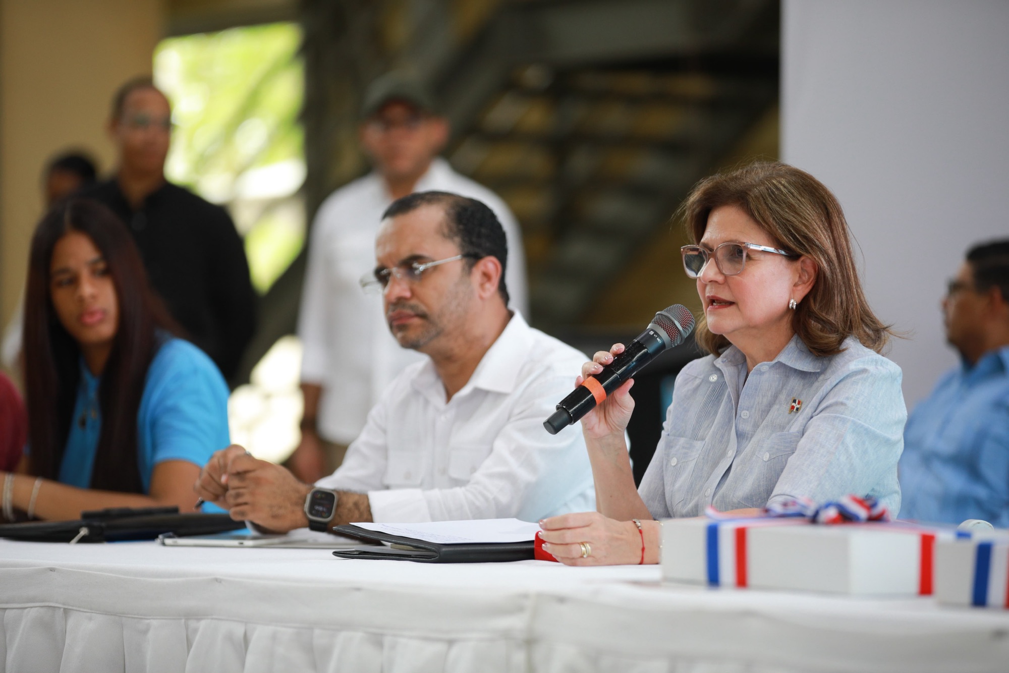 Raquel Peña dialoga con más de 350 estudiantes de El Seibo; entrega becas del ITLA y computadoras