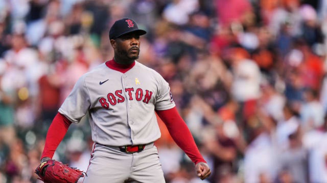 Aroldis Chapman entra en la historia de las Grandes Ligas con 400 salvamentos