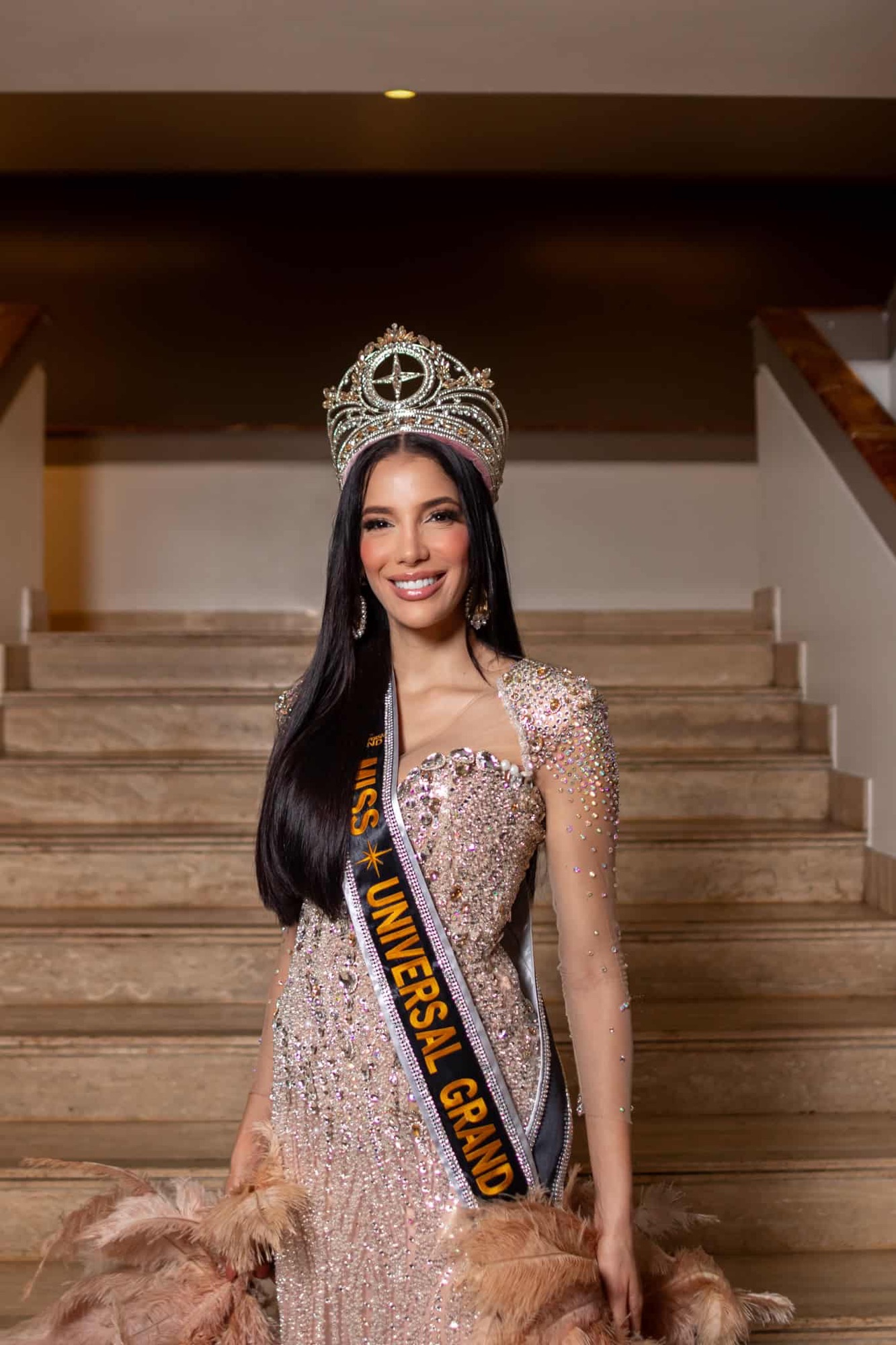 Suny Gálvez lleva a República Dominicana la corona del Miss Universal Grand 2026