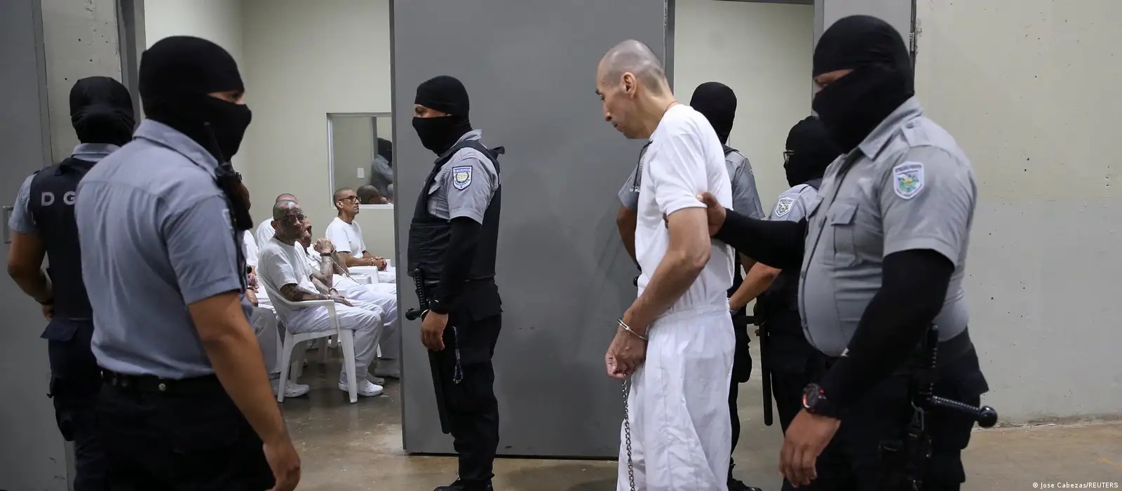 El Salvador impone por primera vez una condena de prisión perpetua