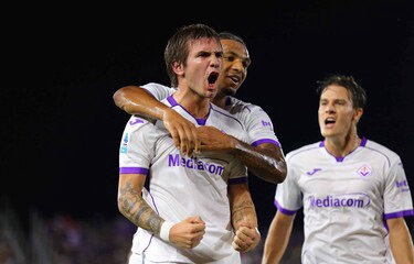Mastantuono firma un triplete y guía al Fiorentina a su primera victoria