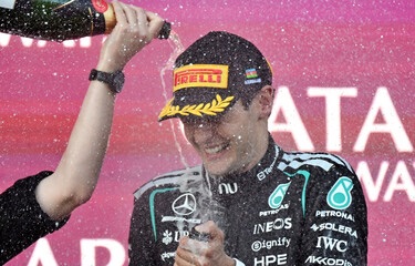Russell se impone en un caótico GP de Azerbaiyán y suma su tercera victoria del año