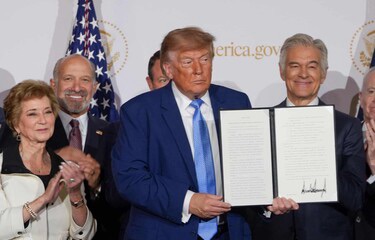 Trump rechaza regular la inteligencia artificial y apuesta por el autocontrol de las empresas