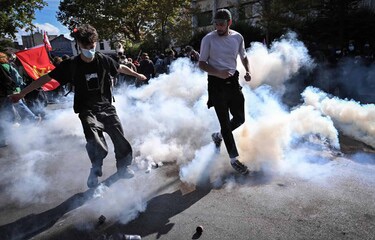 Protestas estudiantiles en Francia se intensifican y dejan casi 2,000 detenidos